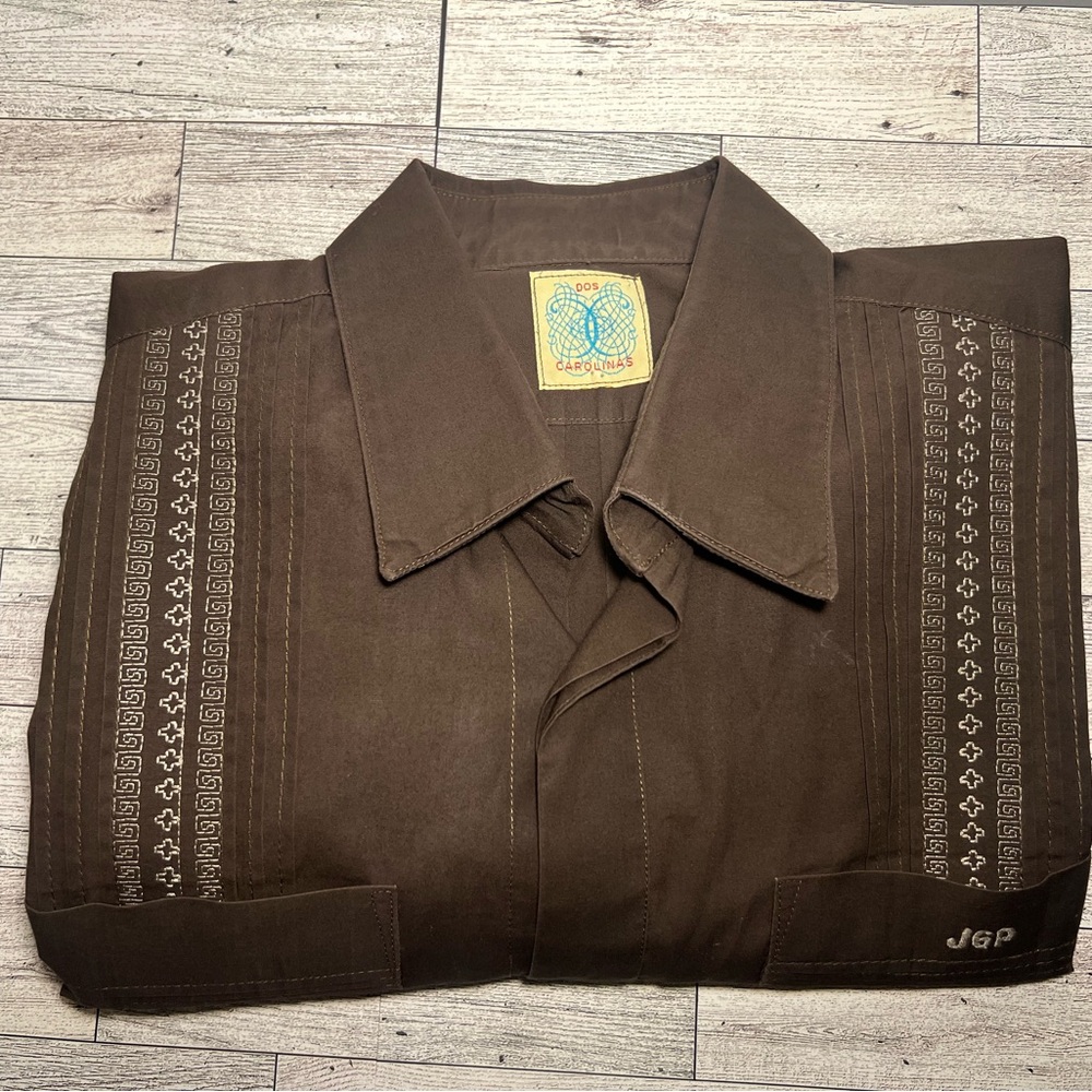 Dos Carolinas Guayabera shirts Large